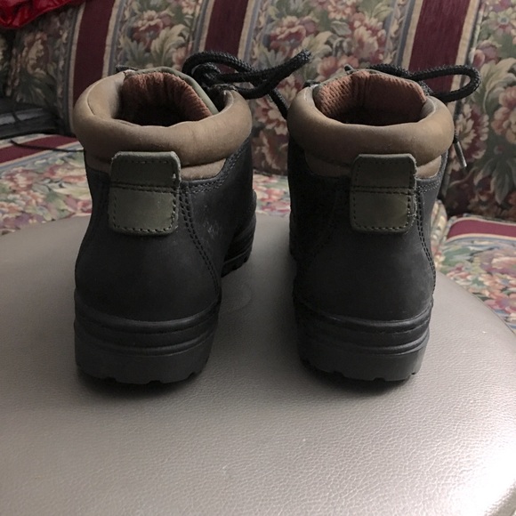 Womens TIMBERLAND boots size 7M - Picture 2 of 6